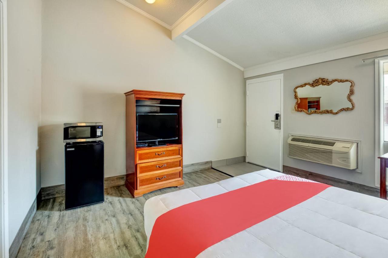 Oyo Hotel Lake Charles La I-10 Dış mekan fotoğraf