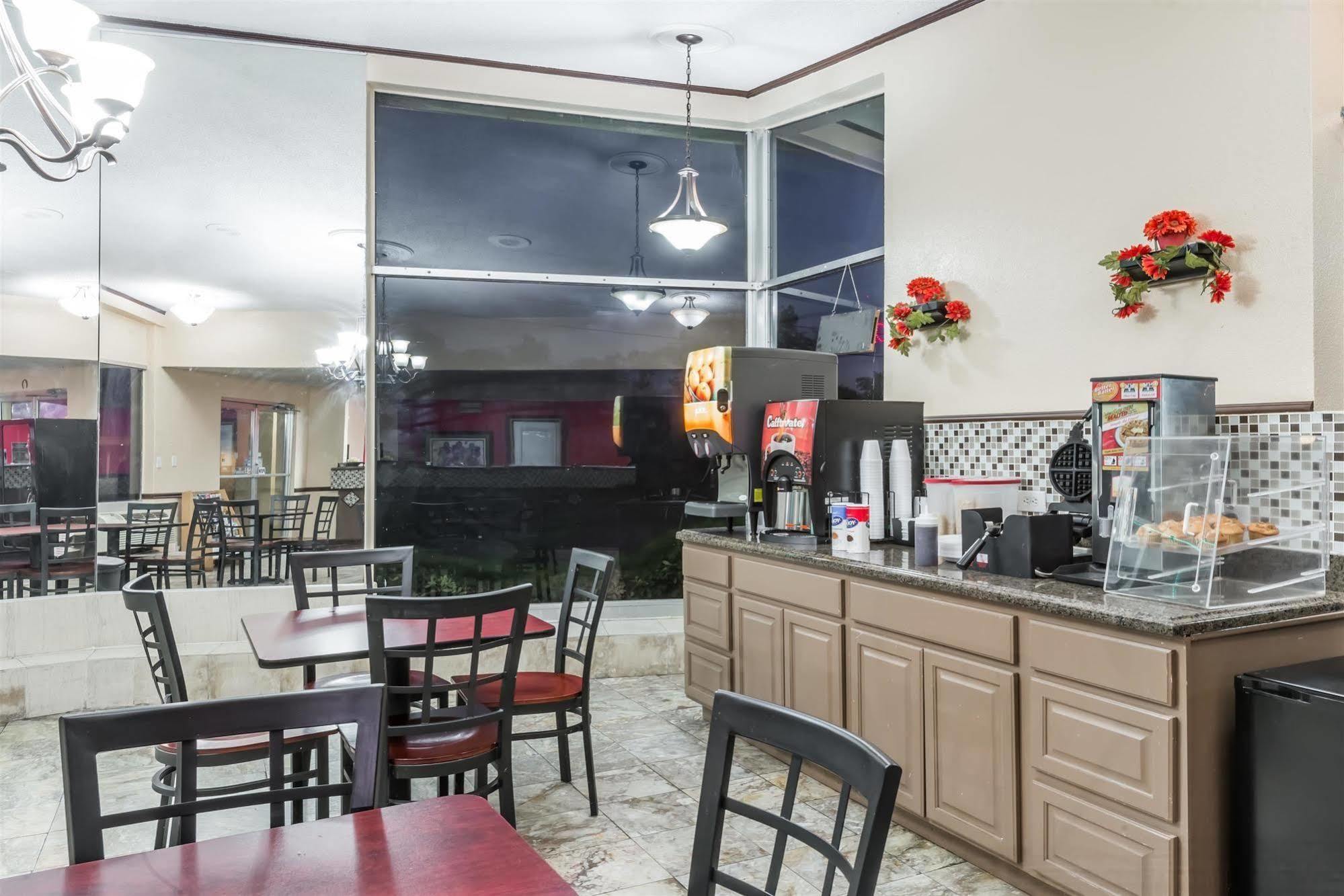 Oyo Hotel Lake Charles La I-10 Dış mekan fotoğraf